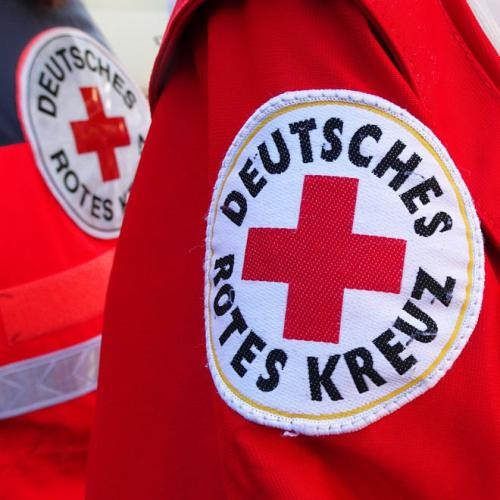 Rote Jacke mit Abzeichen, Foto: Pixabay Rote Jacke mit Abzeichen, Foto: Pixabay