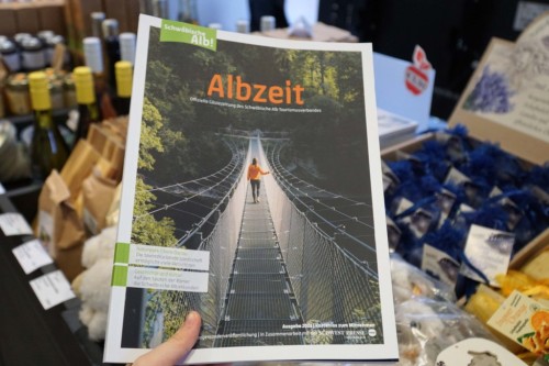 Die neue Ausgabe der Gästezeitung „Albzeit“ vom Schwäbische Alb Tourismusverband ist da. Foto: Stadt Heidenheim