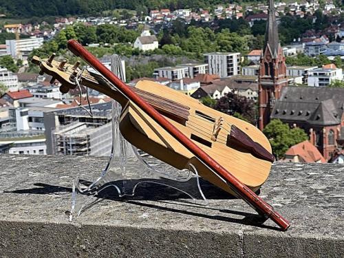 "Alte Heimat, neue Heimat?": Fideln, Spielen und Singen - am Sonntag, 14. Juni im Museum Schloss Hellenstein "Alte Heimat, neue Heimat?": Fideln, Spielen und Singen - am Sonntag, 14. Juni im Museum Schloss Hellenstein