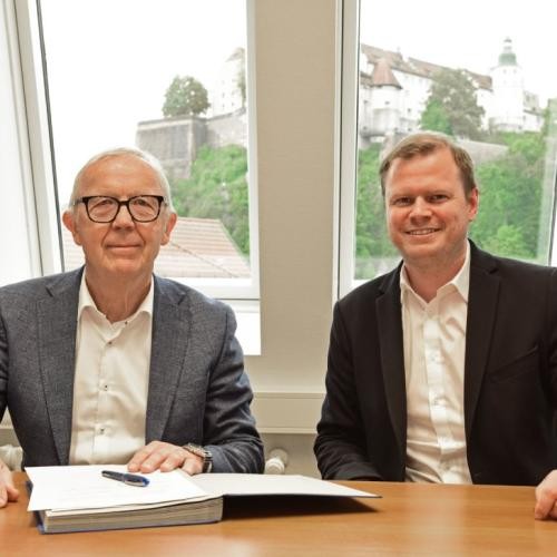 Christoph Wefers, Geschäftsführer der "Extrablatt Family", und Oberbürgermeister Michael Salomo