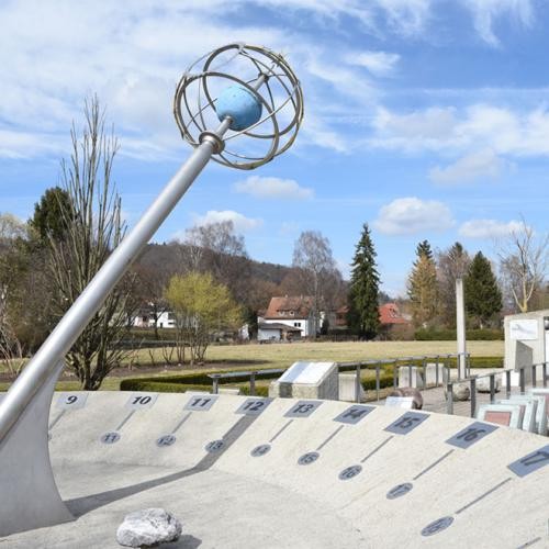 Sonnenuhr und Schattenstab, Foto: Stadt Heidenheim Sonnenuhr und Schattenstab, Foto: Stadt Heidenheim