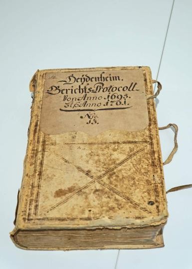 1000x1400-Gemeinderatsprotokoll_1605_StadtarchivDSC03875