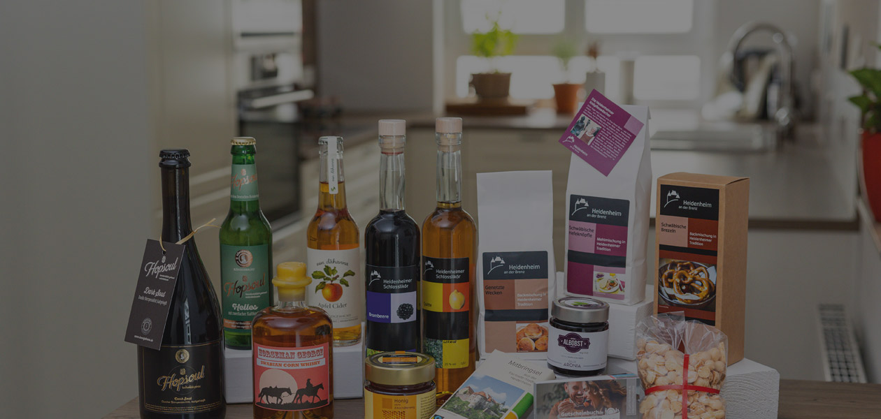 Verschiedene Souvenirartikel, Foto: cmc, Daniel Paus