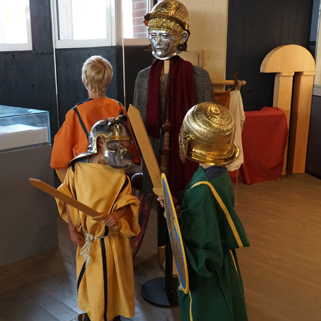 Als Römer verkleidete Kinder, Foto: Stadt Heidenheim